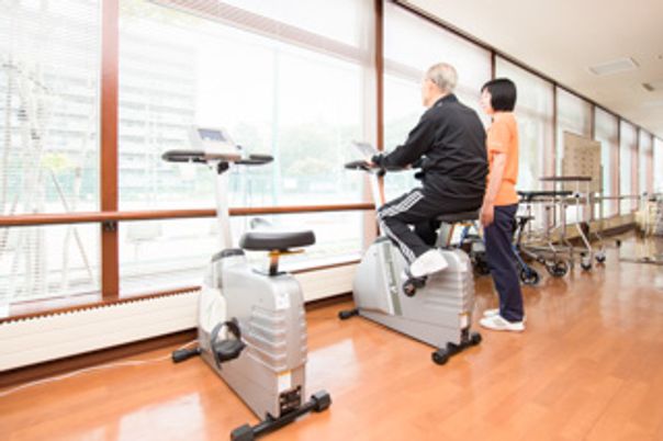 トレーニング器具がある室内