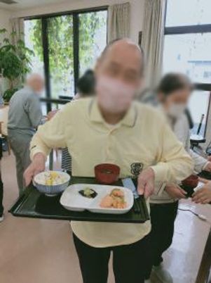 楽しい食事時間の様子