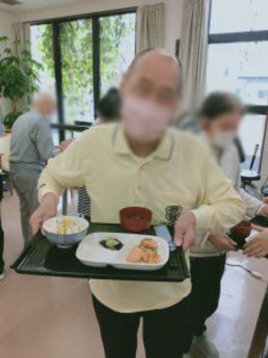 楽しい食事時間の様子