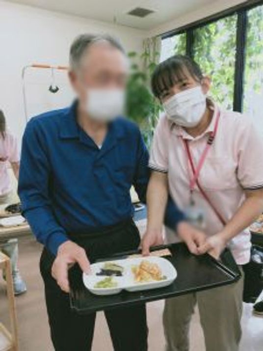 和やかな食事風景