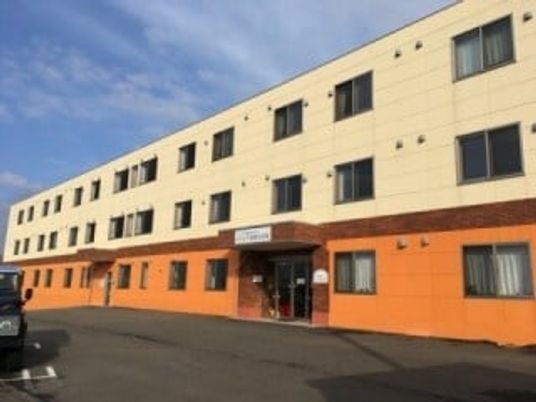三階建ての外観