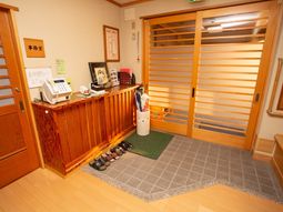 木目調のあたたかいエントランス