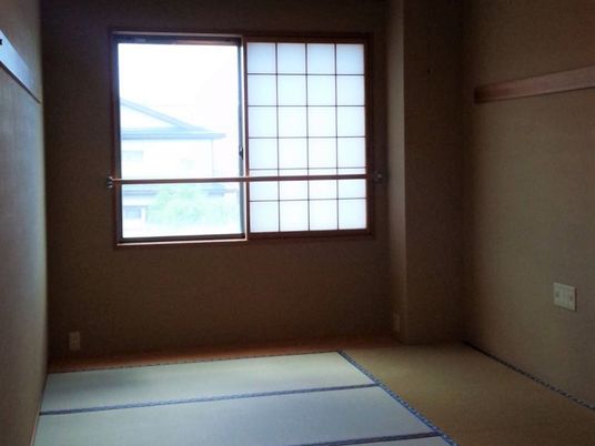 シンプルな和室の居室