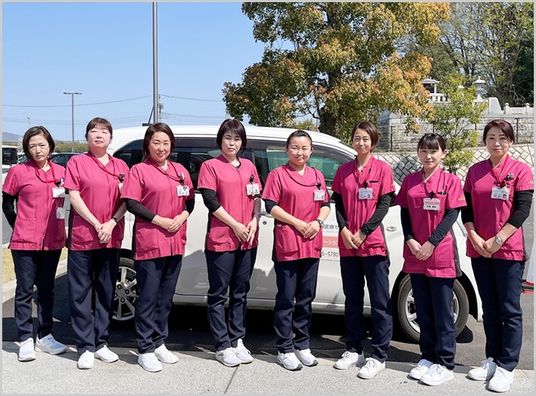 送迎スタッフの集合写真  