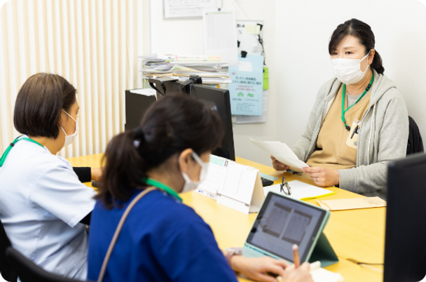 スタッフによる会議の様子