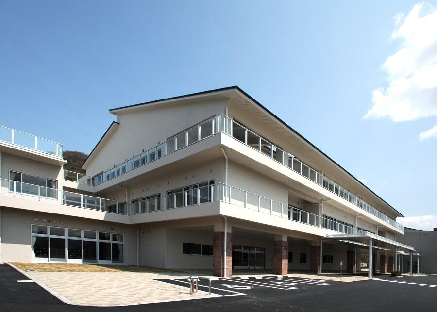 介護老人保健施設 あやがわの外観