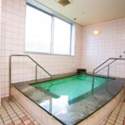 清潔で広い浴室