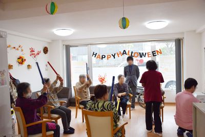 愉快な団らんの居室