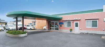 駐車場付きの建物