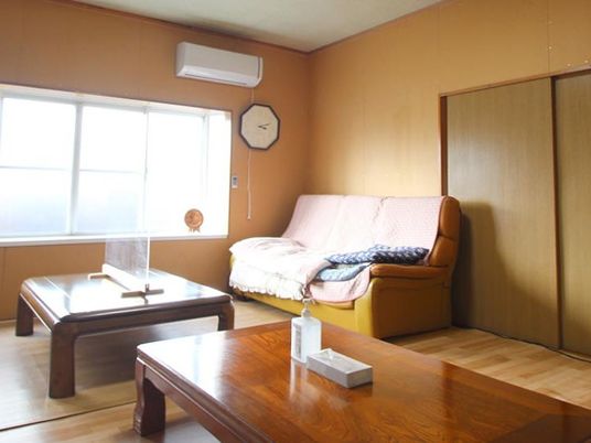 明るい和室の居室  