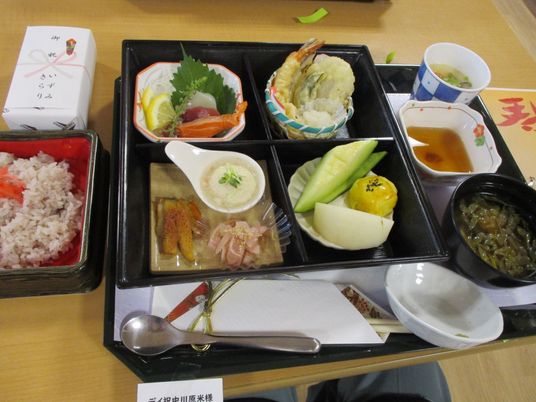 和食の盛り合わせ