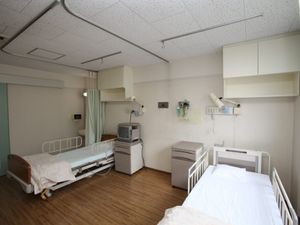 二床の居室  