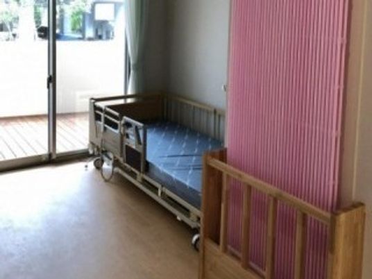 居室のベッド  
