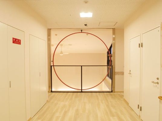 明るい廊下  