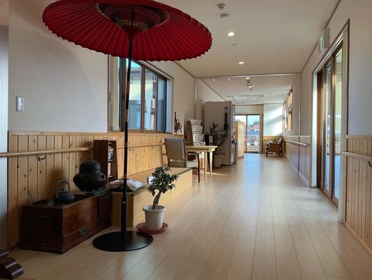 和の雰囲気の廊下