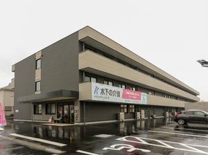 現代的な建物のエントランス