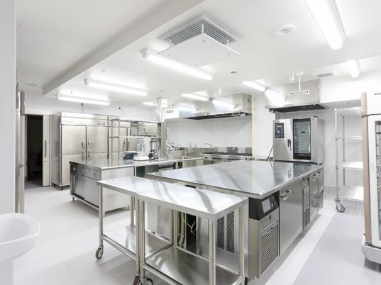 清潔なキッチン設備