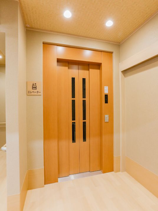 居室のシンプルな棚