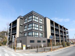 新築っぽい建物の外観