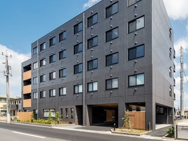 モダンな建物のエントランス 外観 清潔感にあふれ、モダンなデザインの建物です。通勤する際にも気持ちが明るくなるような環境が広がっています。