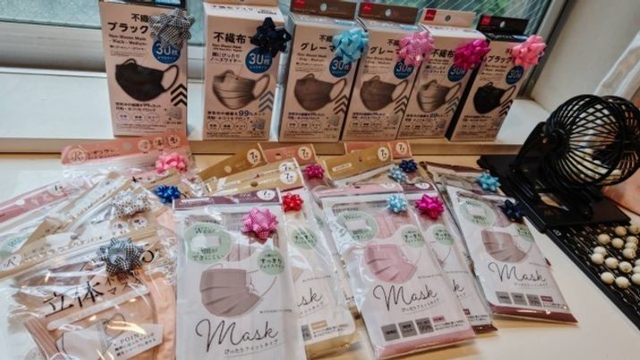 マスクの展示販売