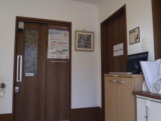 受付と居室のドア