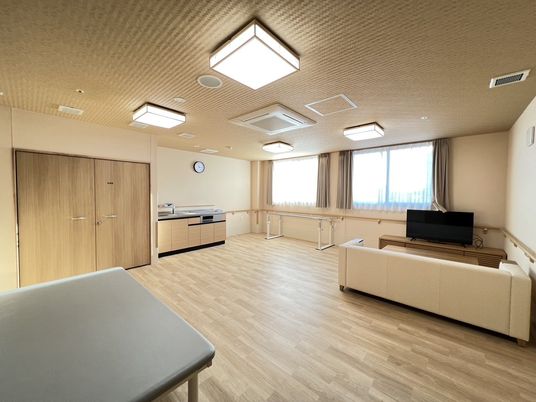広々とした明るい居室
