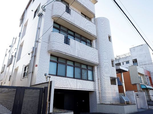 多階層建物の外観