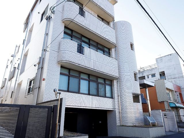 多階層建物の外観 外観 モダンなデザインの建物外観です。清潔感のあるエントランスが、あなたを迎え入れます。