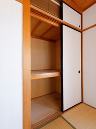 明るい和室のクローゼット