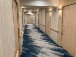 廊下が広々としています