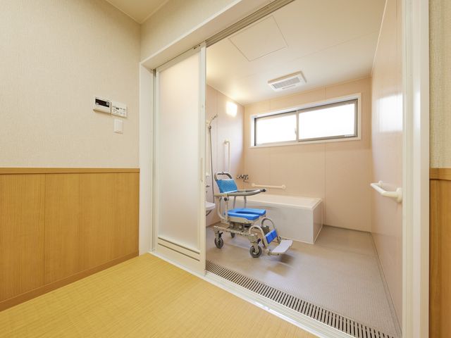 整ったバリアフリー浴室 浴室 安全に心配りした清潔な浴室で、利用者さまへの快適なサポートを行います。サポート体制も万全です。