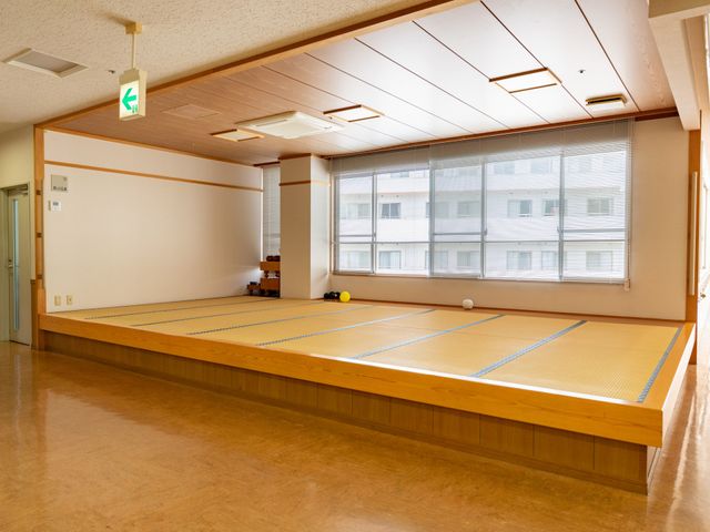 広々とした和室 和室 自然光が差し込む広々とした和室です。ゆったりとくつろげる空間となっています。
