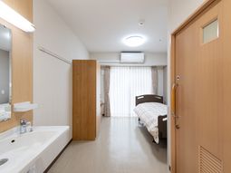 洋室のクリーンな居室