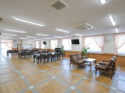 広々とした快適な食堂