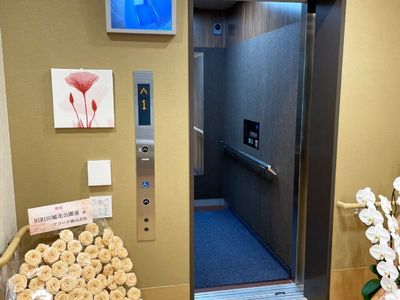 清潔感のあるエレベーターホール