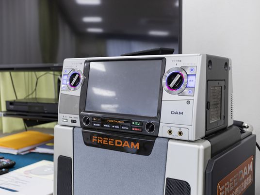 カラオケ機器の室内