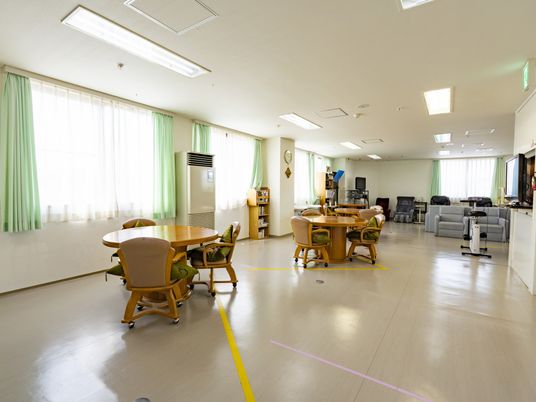 広々とした明るい室内