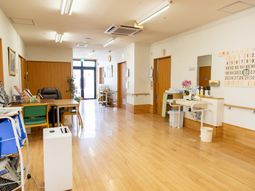 落ち着いた雰囲気の多目的室