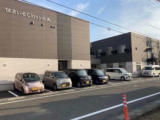 現代的な建物の外観
