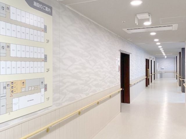 清潔な施設の廊下