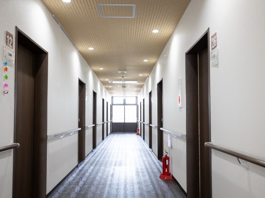 手すり付きの廊下