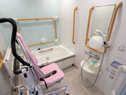 設備整った介護浴室