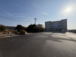 広々とした駐車場
