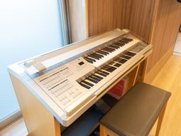 電子ピアノのある部屋