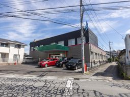 モダンな建物の外観