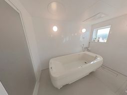 ゆったりとした浴室