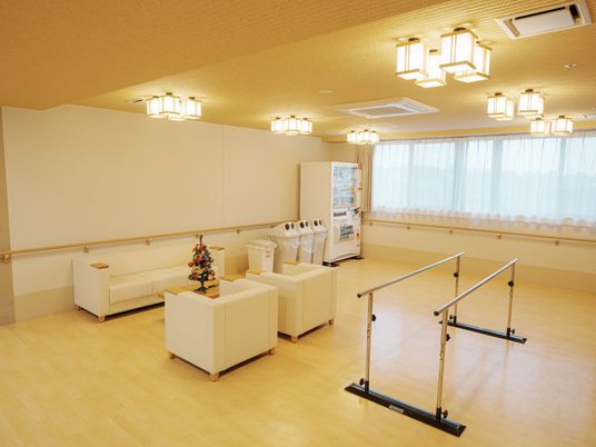 機能訓練室の勤務風景