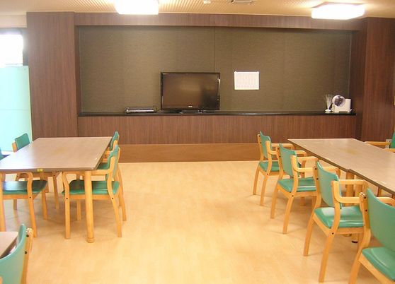 共有スペースの明るい室内