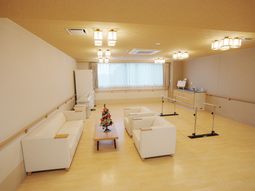 ゆったりしたラウンジの居室